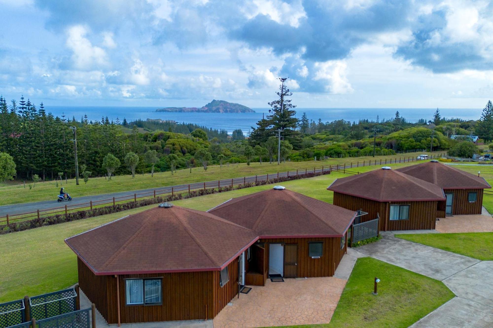 Ocean Breeze Cottages Burnt Pine Extérieur photo