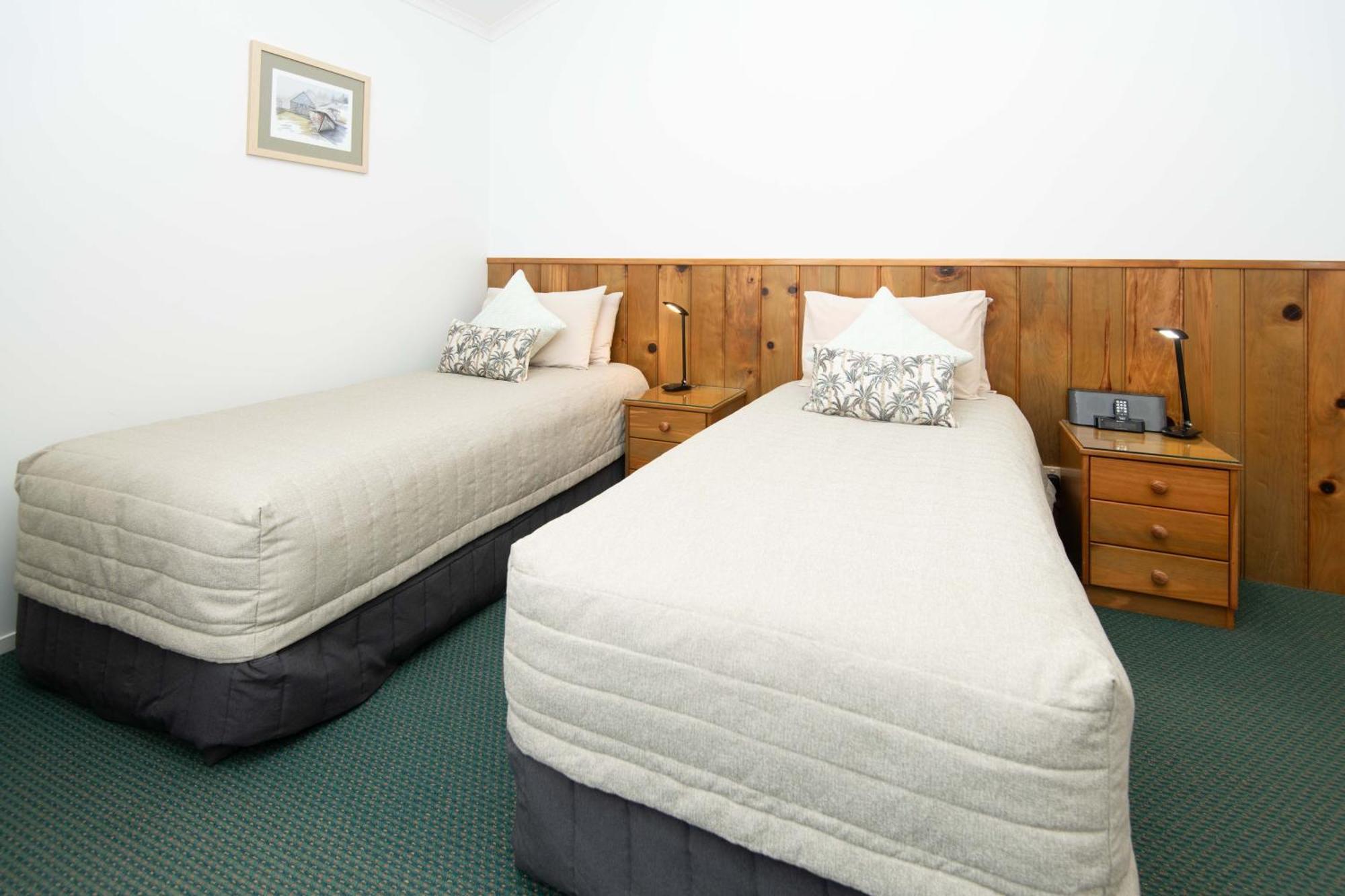 Ocean Breeze Cottages Burnt Pine Extérieur photo