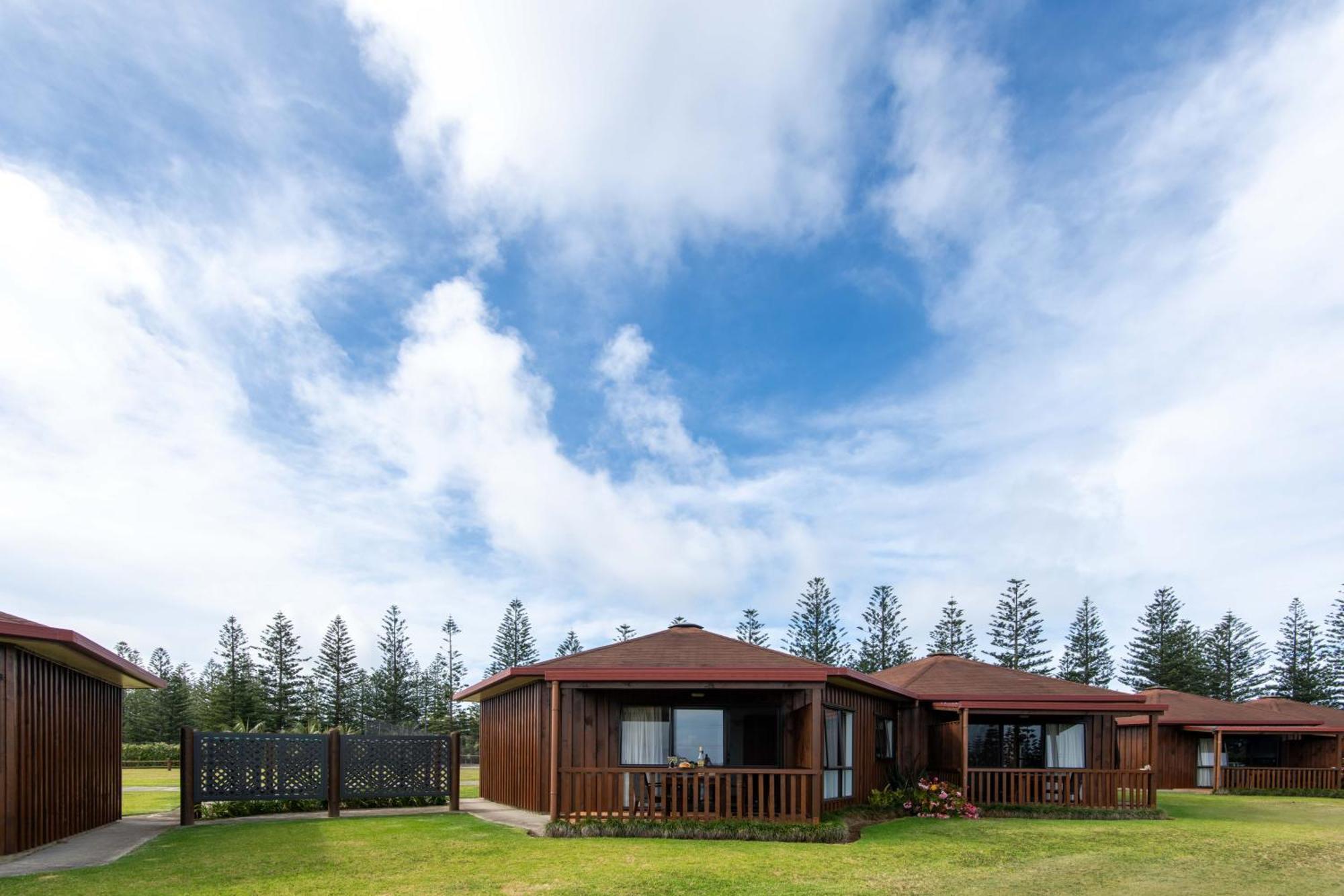 Ocean Breeze Cottages Burnt Pine Extérieur photo